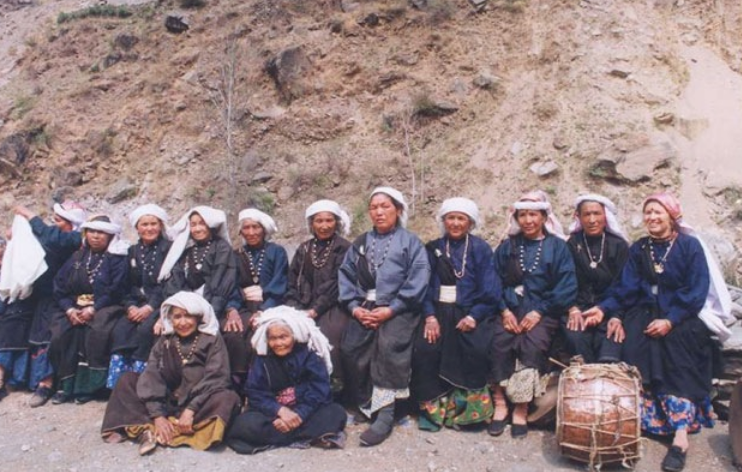 तीस साल बाद रैणी गांव में महिला समूह पुनः संगठित हुआ 