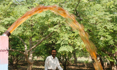 Thumbsup borewell at Ghanshyam Patel’s farm in Luna village