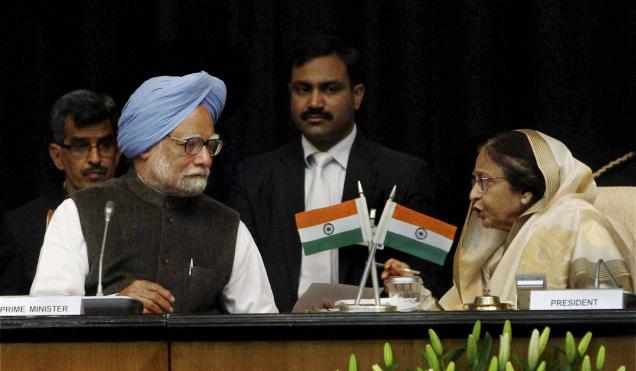 Prime Minister, Dr. Manmohan Singh with President, Ms. Patil