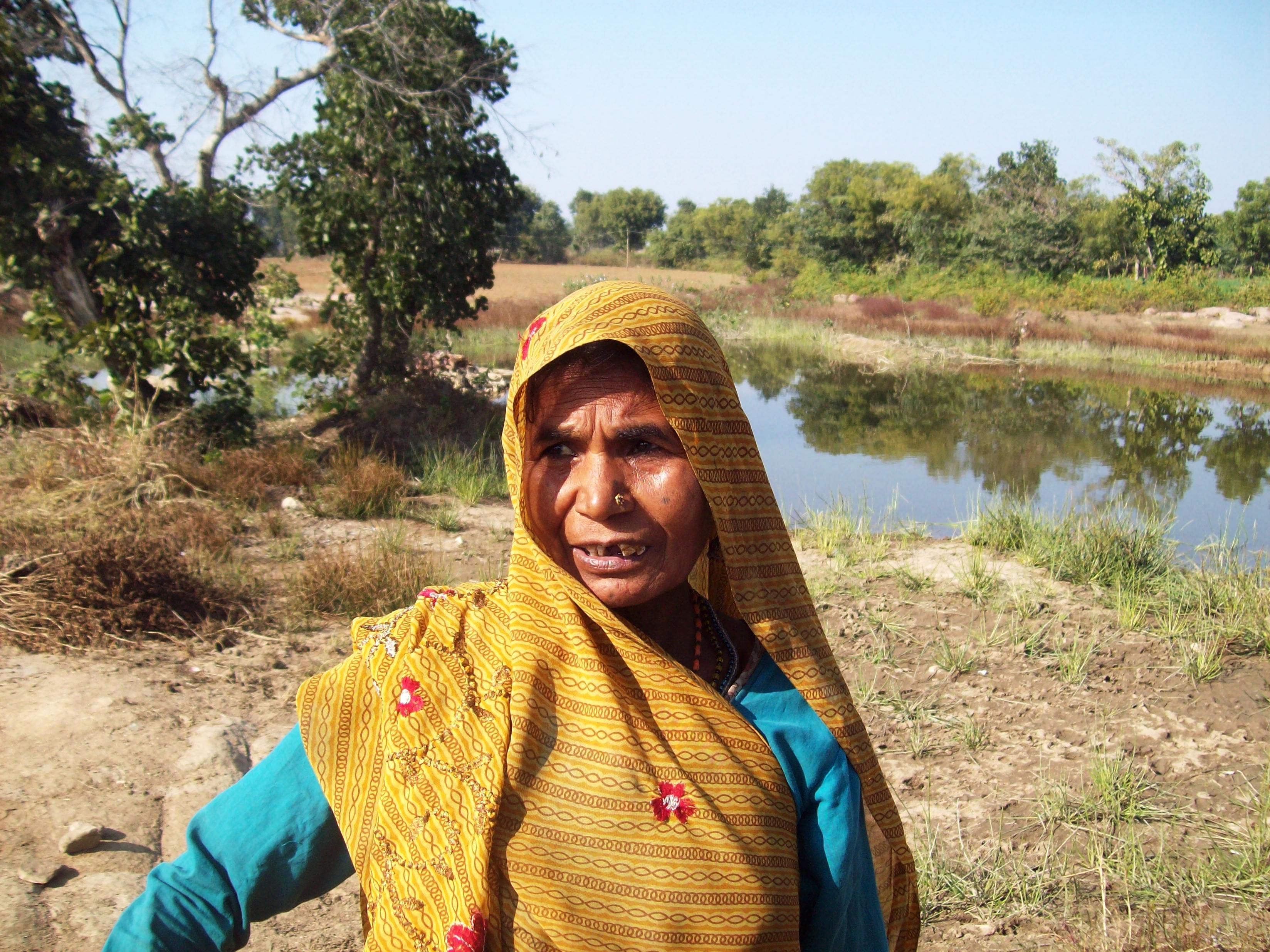 Guddi Bai does not allow other villagers to use her pond. A fixed grant per household could be a more equitable way out of this situation.