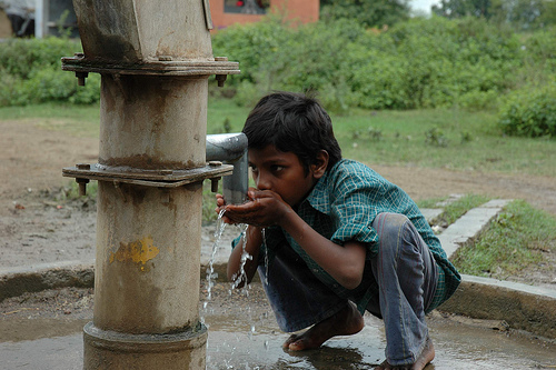 Child drinking water - Madhya Pradesh