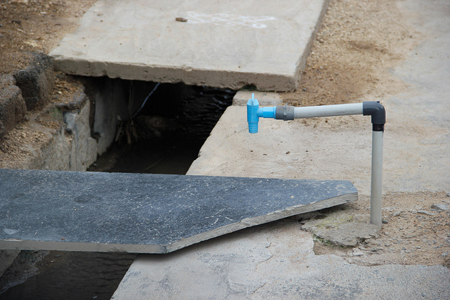 Water pipes run dry. (Source: IWP Flickr)