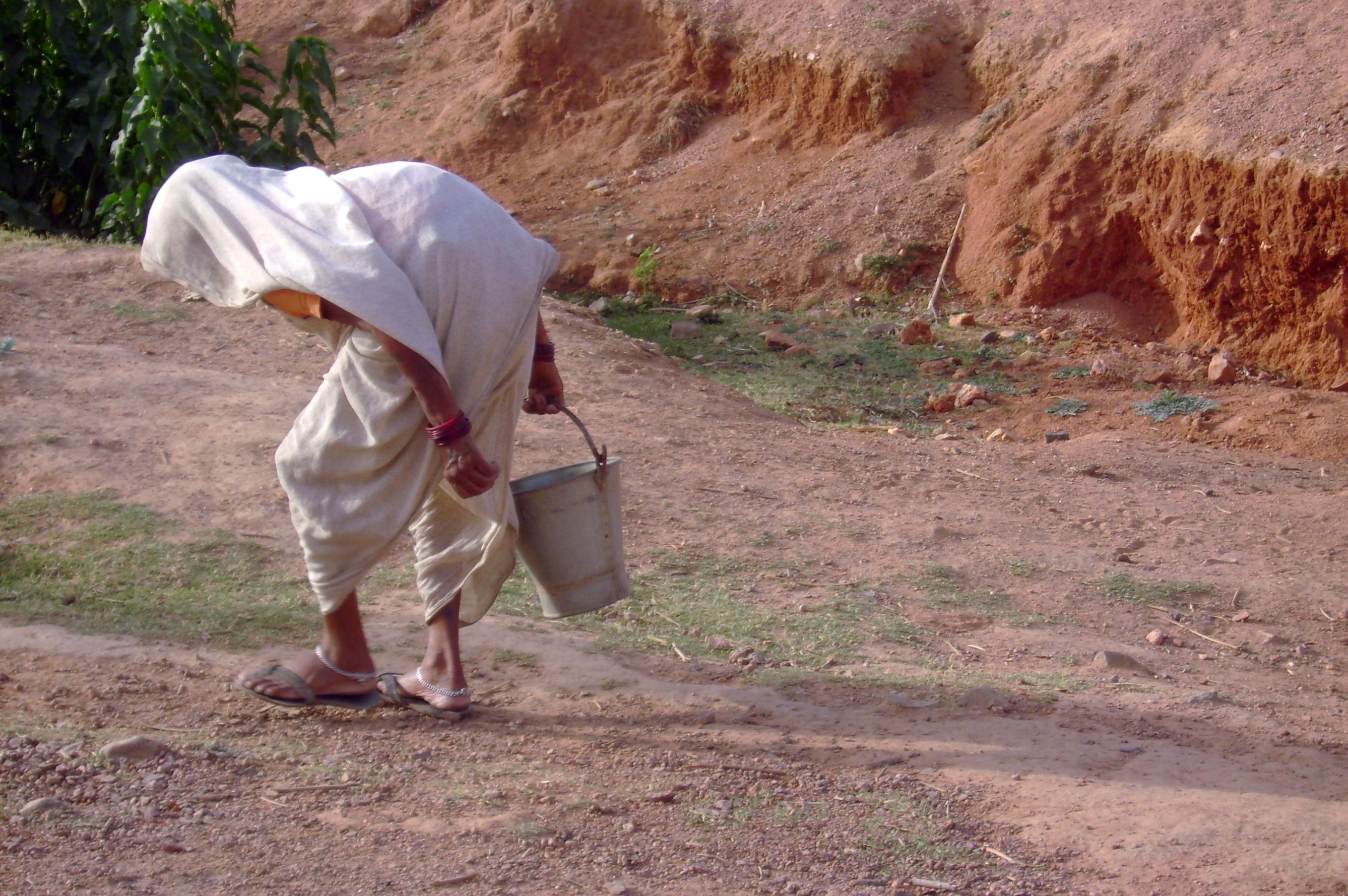 Women bear the brunt of the climate impacts (Image: Romit Sen)