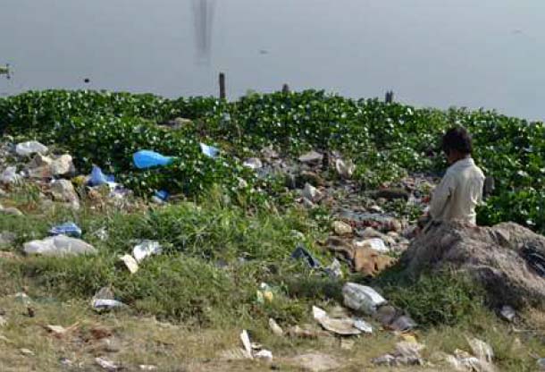 Polluted Yamuna banks; Image: PEACE