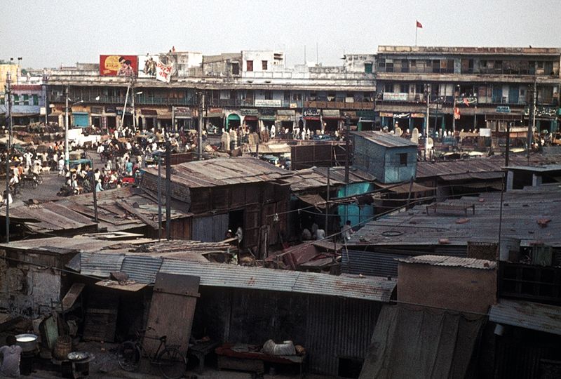 Delhi's roads; Image: Roger McLassus, Wikimedia Commons