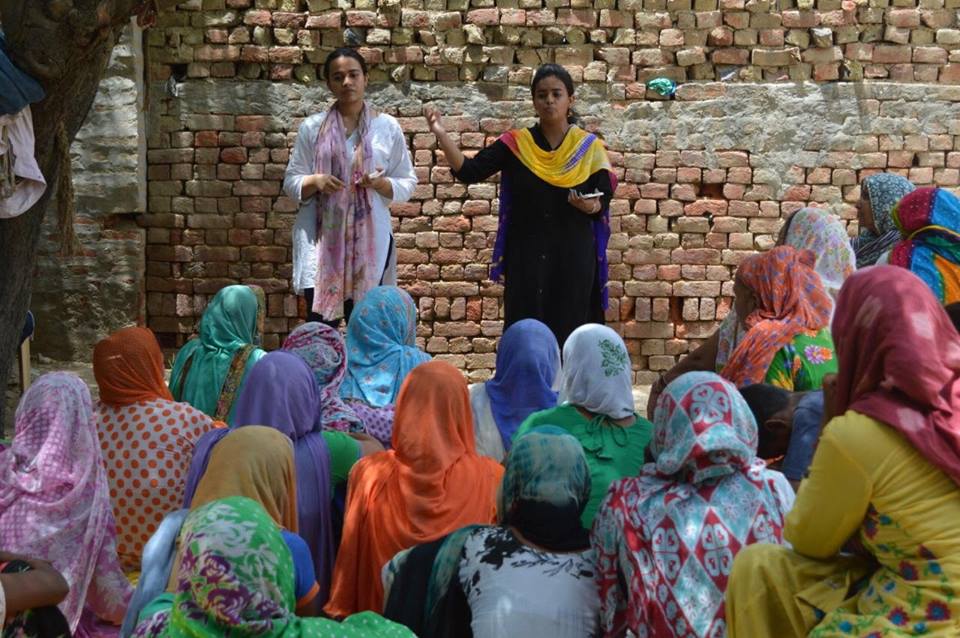 Meetings are held under the project to encourage people to adopt better sanitary habits. (Image: Project Raahat, Enactus) 