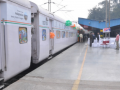 दिल्ली के सफदरजंग रेलवे स्टेशन पर अपने नाँवें चरण की यात्रा पर चलने को तैयार खड़ी 'साइंस एक्सप्रेस- क्लाइमेट एक्शन स्पेशल” रेलगाड़ी