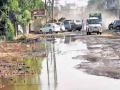वजीरपुर इंडस्ट्रियल एरिया की सड़कों पर बह रहा है स्टील कंपनियों से निकलने वाला जहरीला पानी