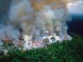 अमेजन की आग  से पृथ्वी पर बढ़ता संकट। फोटो स्त्रोत-दैनिक जागरण