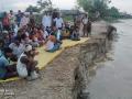 Satyagrah by the river (Image source: Umesh K Ray)