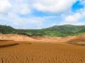 The stretch below the Koyna dam in Satara district looks parched at the end of the summer of 2014 as the reservoirs went dry (Image: Ashwin Arun Yadav, Wikimedia Commons, CC BY-SA 4.0)