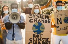 जलवायु परिवर्तन आपातकाल के विरोध में प्रदर्शन