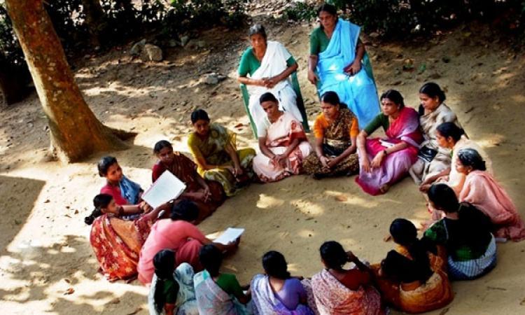 Gender in groundwater management (Image Source: www.kudumbshree.org, kudumbashree via Wikimedia Commons)