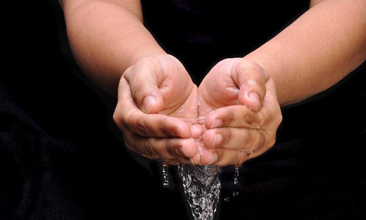 Handwashing, to prevent waterborne diseases (Image Source: Biswarup Ganguly via Wikimedia Commons)