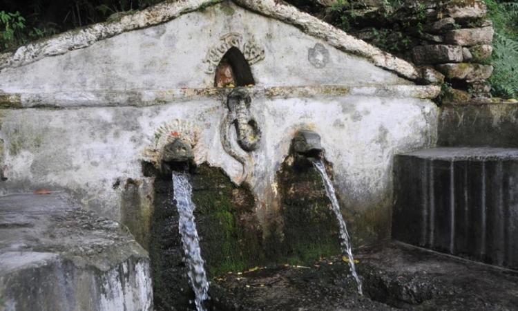 हिमालय में सूख रहे प्राकृतिक जल स्रोत, PC(Twitter-Anoop Nautiyal)