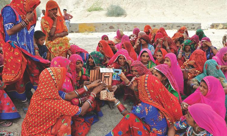 A training exercise on water and sanitation, as part of an EU-funded project on integrated water resource management in Rajasthan. (Image: UN Women Asia and Pacific; CC BY-NC-ND 2.0 DEED)