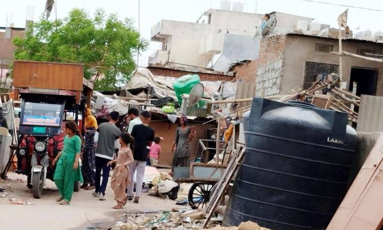 बाबा रामदेव नगर बस्ती में जलजीवन मिशन का पानी नहीं पहुंच रहा