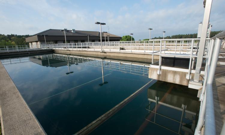 Water treatment plant (Image: Rawpixel; CC0 License)