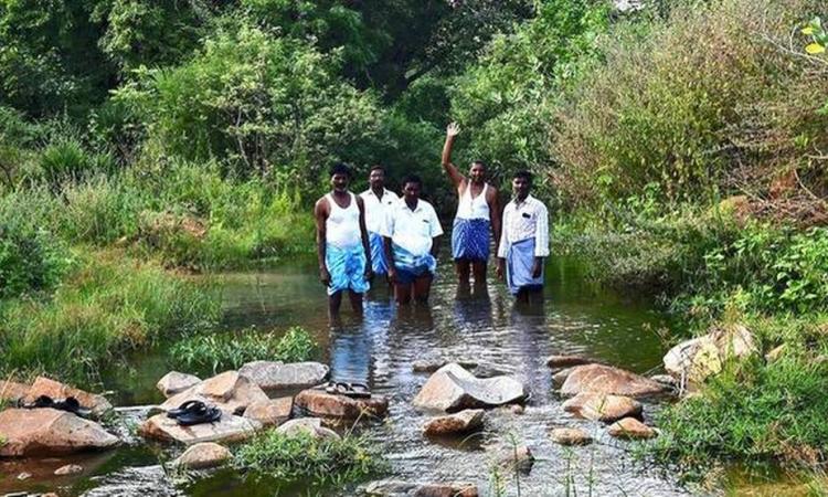पानी की कमी के कारण 250 परिवार गाँव छोड़ने पर मजबूर