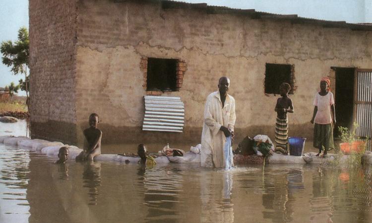 2012 में चाड में आई बाढ़ का दृश्य