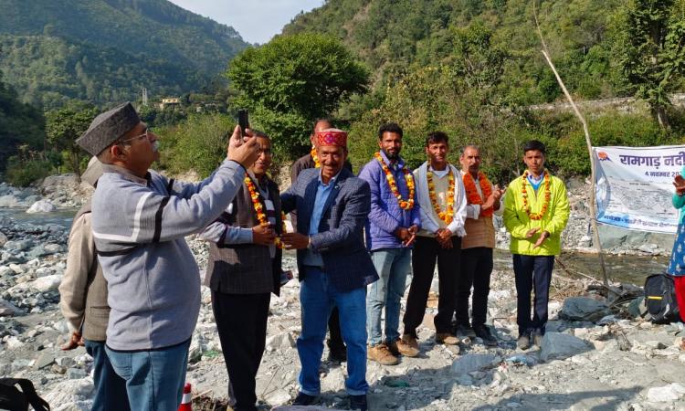 हलद्वानी की रामगाड़ नदी अध्ययन यात्रा,फोटो- बची सिंह बिष्ट,