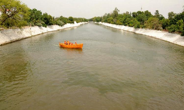 <i>संत सीचेवाल के मेहनत से साफ हुई नदी</i>