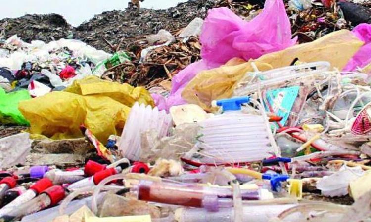 राजधानी में घूल रहा बायोमेडिकल वेस्ट का ज़हर।