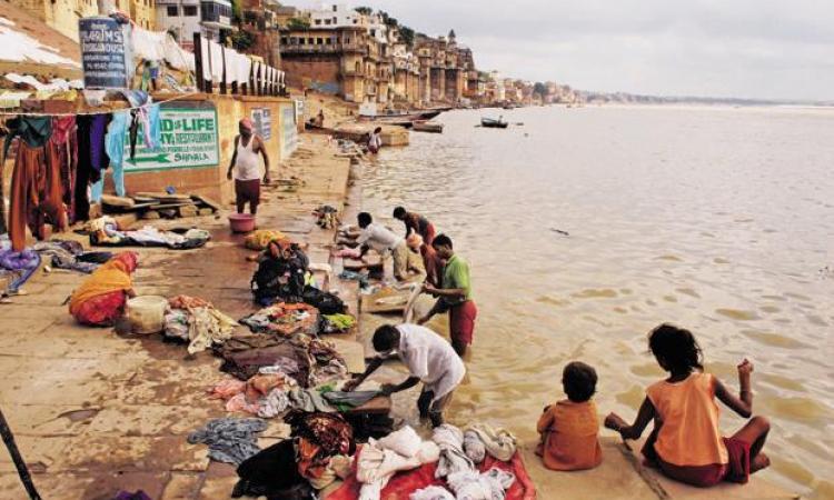 नमामि गंगे की रफ्तार धीमी हो रही है।