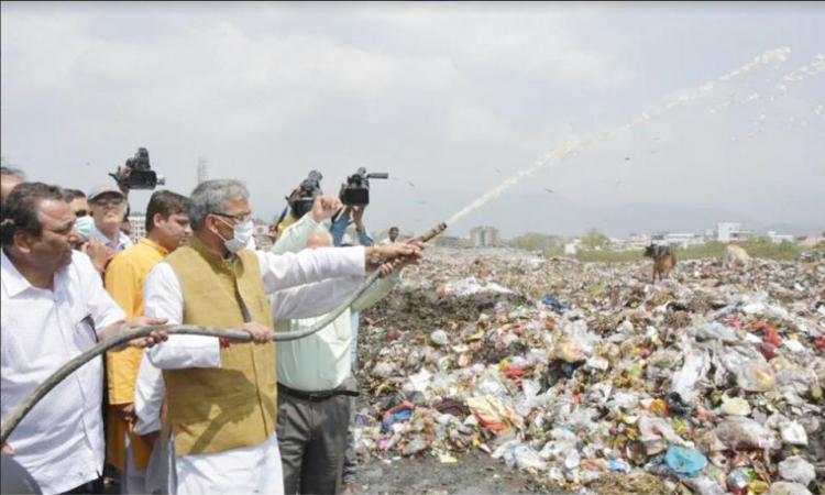 मुख्यमंत्री त्रिवेन्द्र सिंह रावत ट्रेंचिंग ग्राउंड विजिट करने पहुंचे।