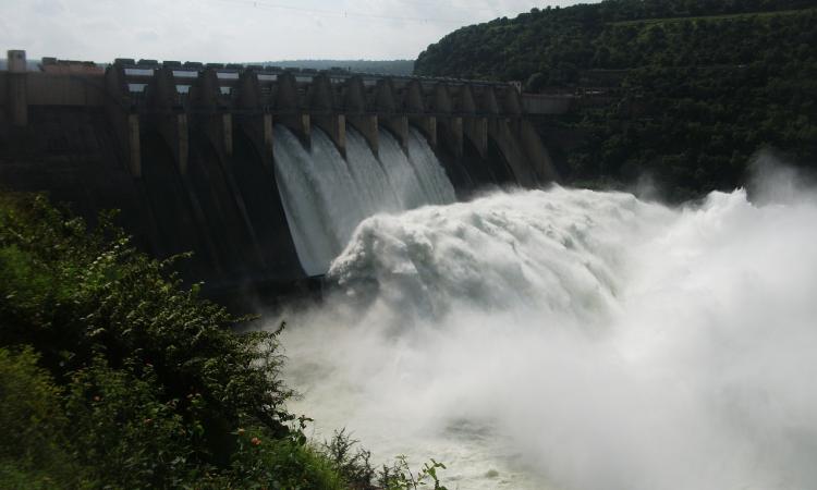 सामाजिक स्वीकार्यता की कसौटी पर बांध