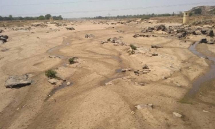 कभी झारखंड के कई क्षेत्रों की लाइफ लाइन रही कोयल नदी अब सूखी पड़ी है