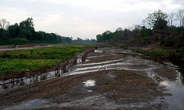 dry river of satpura