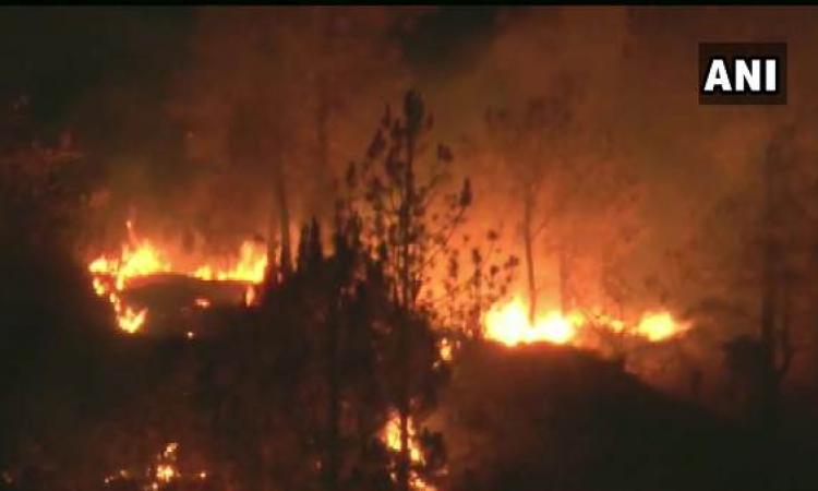 उत्तराखंडः जंगल की आग से बढ़ता है जल संकट
