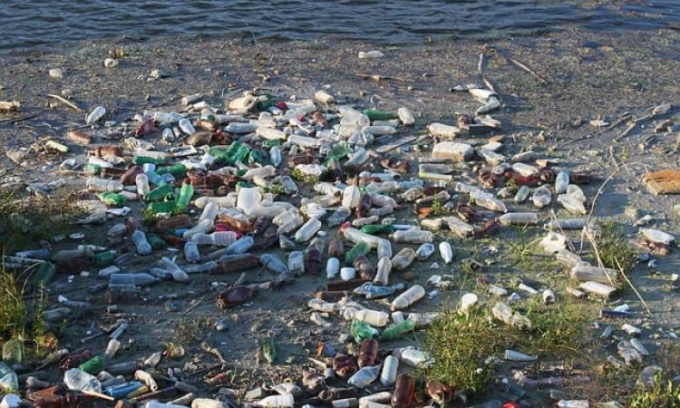 नदियों को बनाया कूड़ागाड़ी और शहरों को कूड़ाघर।
