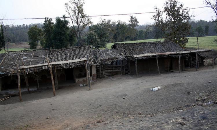 पलायन की वजह से खाली पड़ा गाँव एवं घर