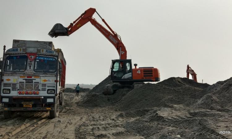 सुबरनरेखा नदी रेत खनन से पर्यावरण को गंभीर खतरा