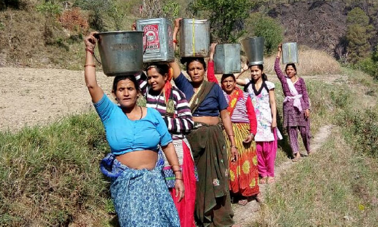 जल संकटः नदी की गाद से प्यासा रहा पहाड़