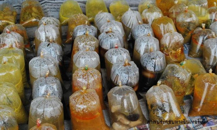 प्लास्टिक में पैक भोजन शरीर और पर्यावरण के लिए ज़हर।