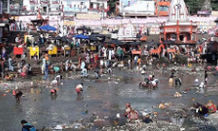 प्रदूषित गंगा