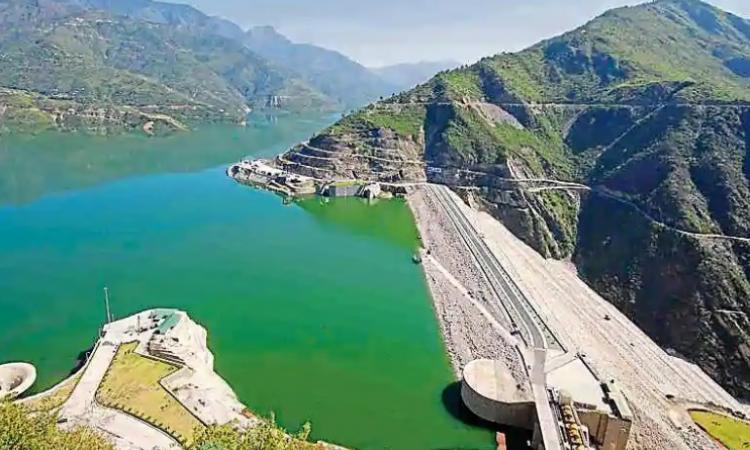 भागीरथी पर बन रहे बांधों से बड़ा खतरा