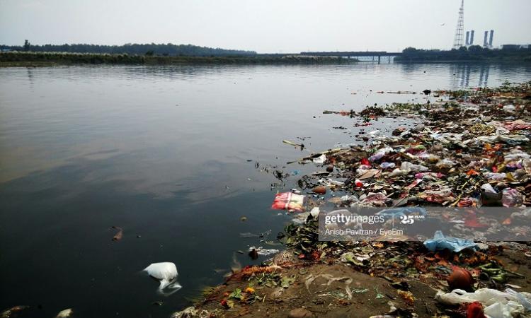 नदी प्रदूषण के आईने में महामारी
