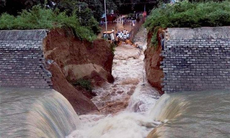 Bhagalpur canal after collapse. (Source: Press Trust of India)