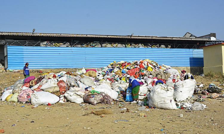 Solid waste at the sanitation park, Ambikapur (Source: IWP Flickr photos)