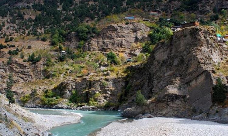 Sutlej river in Kinnaur, Himachal Pradesh (Sanyam Bahga, Wikipedia)