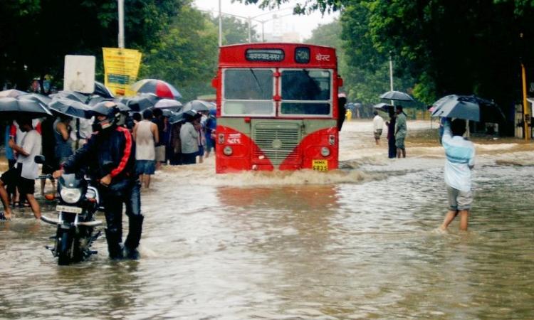 Mumbai in monsoon. (Source: Wikimedia Commons)