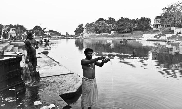 Prayers on the bank of the Kshipra