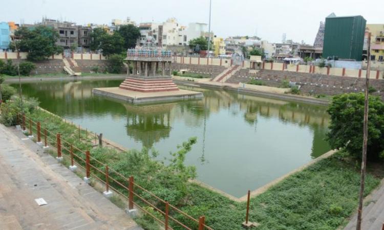 Parthasarathy temple in Triplicane has the biggest tank. Recently, volunteers belonging to the Central Industrial Security Force cleaned the tank. Pic: Laasya Shekhar