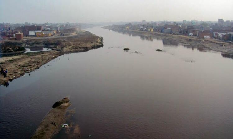 Polluted Hindon river (Source: Hindi Water Portal)