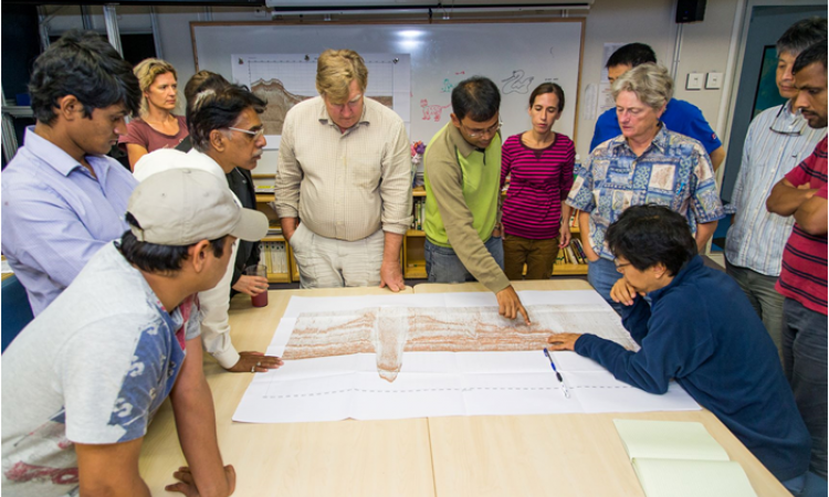 Dr. Pandey in discussion with other members of the expedition. Image credit: India Science Wire