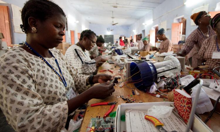 Over 1000 women from all over the world have come to Barefoot College to become barefoot solar engineers. (Image: Barefoot College)